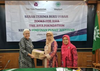 The Asia Foundation Grants 3,328 Books to ‘Aisyiyah to Enhance Literacy