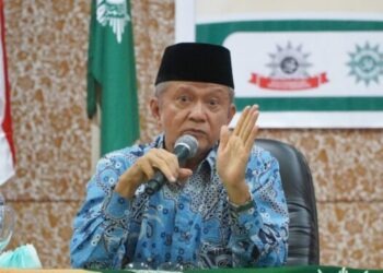 Adapting to the Digital Shift: Navigating the Impacts on Education and Business in Indonesia