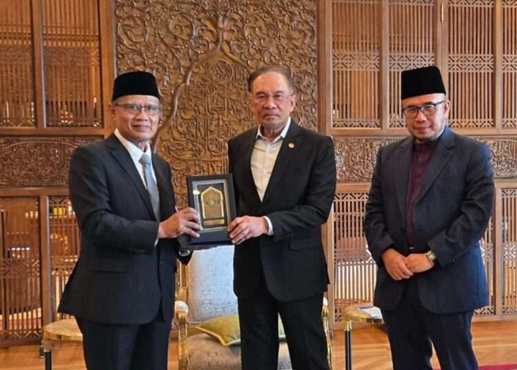 Bilateral Talks between Malaysia and Indonesia Focus on Education, Islamic Civilization, and Geopolitics