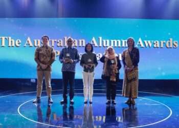 Muhammadiyah Council for Religious Opinion and Reform Member Receives Award from Australian Embassy