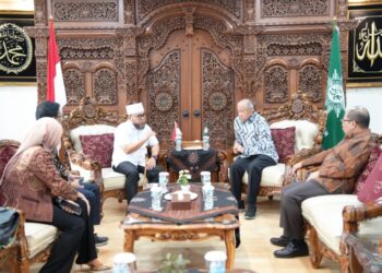 Bengkulu Governor and Muhammadiyah Discuss Regional Banking Reform and Sharia Finance Development
