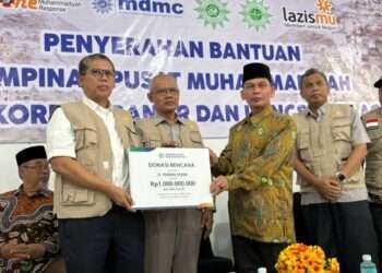 Haedar Nashir, President of Muhammadiyah, delivered a message of unity from Aceh to the nation as part of efforts to support disaster survivors in Aceh, West Sumatra, and North Sumatra. 