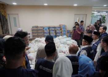 Muhammadiyah Entrusted to Distribute UAE Humanitarian Aid for Flood Refugees