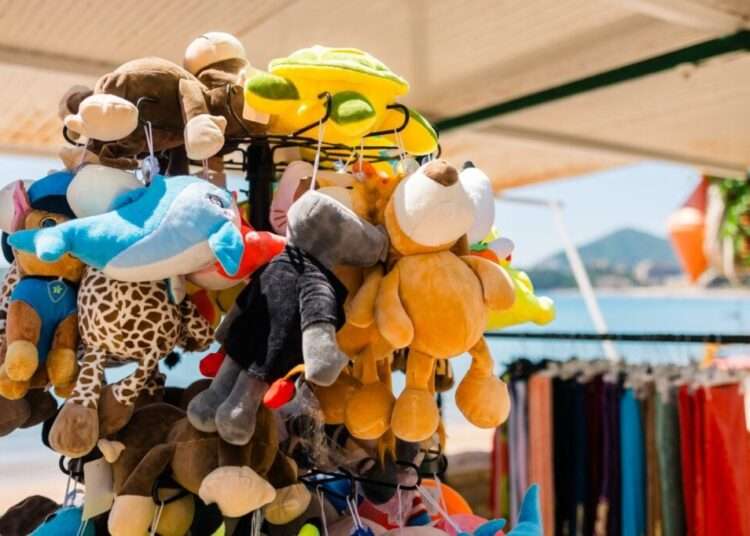 Is It Permissible to Sell Goods or Food With Cash Prizes?