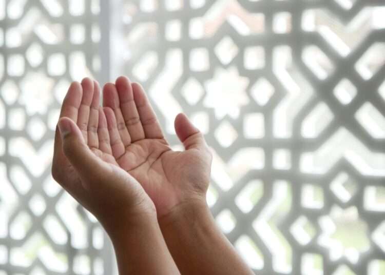 The Virtues of the Arafah Fast and the Recommendation to Fast in Early Dhulhijjah
