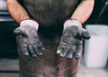 Work in Islamic Perspective: Between Obligation and Dignity