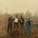 Fighting Kalimantan Wildfires, Muhammadiyah Distributes 250 Portable Oxygen Cans to Firefighting Volunteers in Central Kalimantan