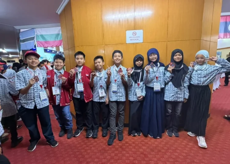 Muhammadiyah Students Win Medals at the 23rd International Mathematics and Science Olympiad 
